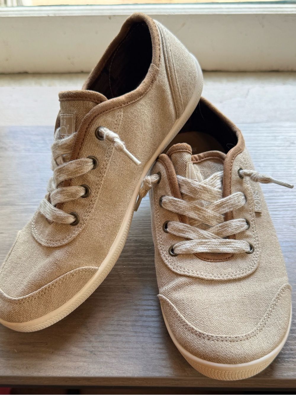 BOBS from Skechers Linen Look Canvas Memory Foam Sneaker Sz 8